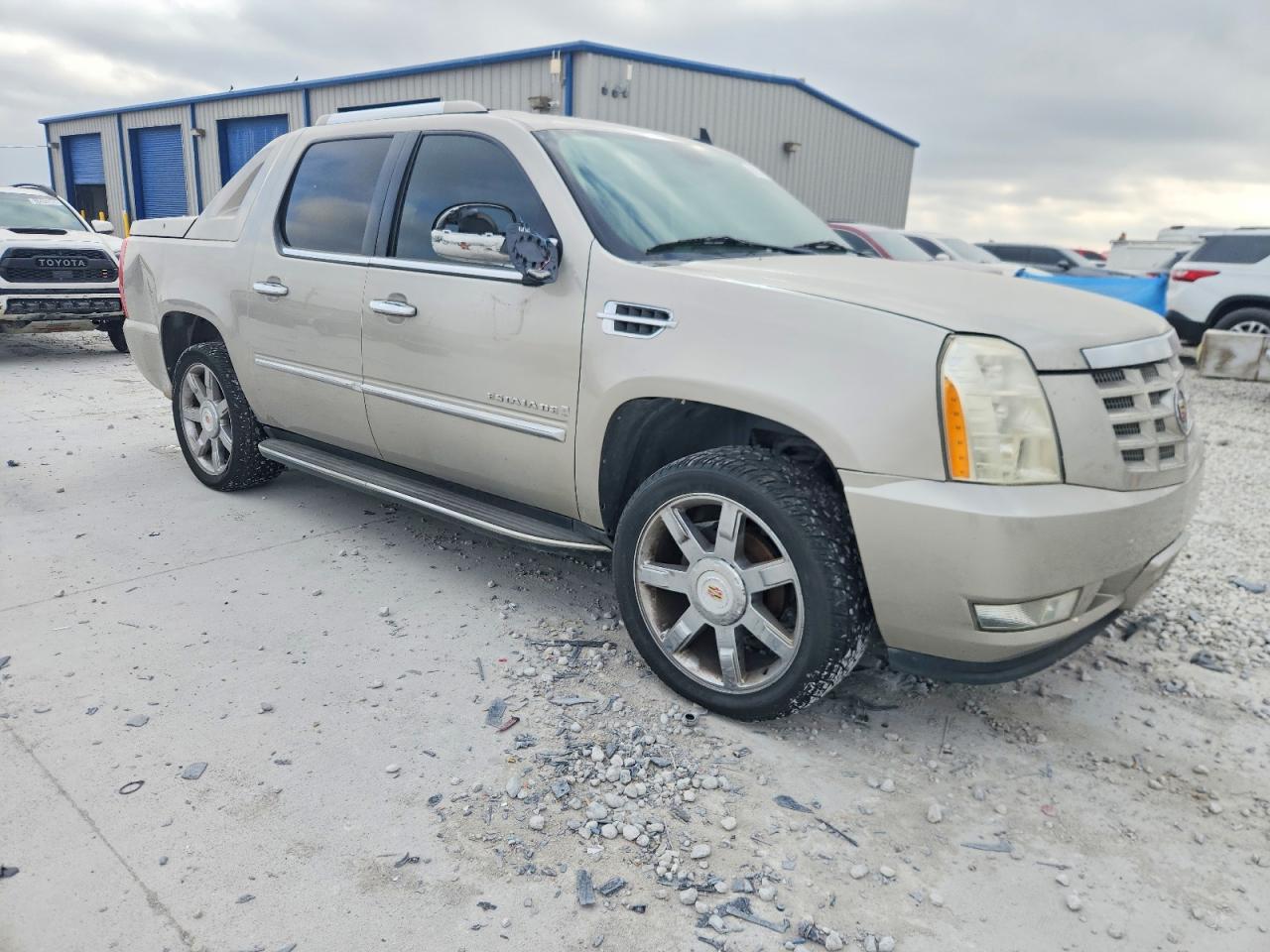 2008 CADILLAC ESCALADE EXT photo 4