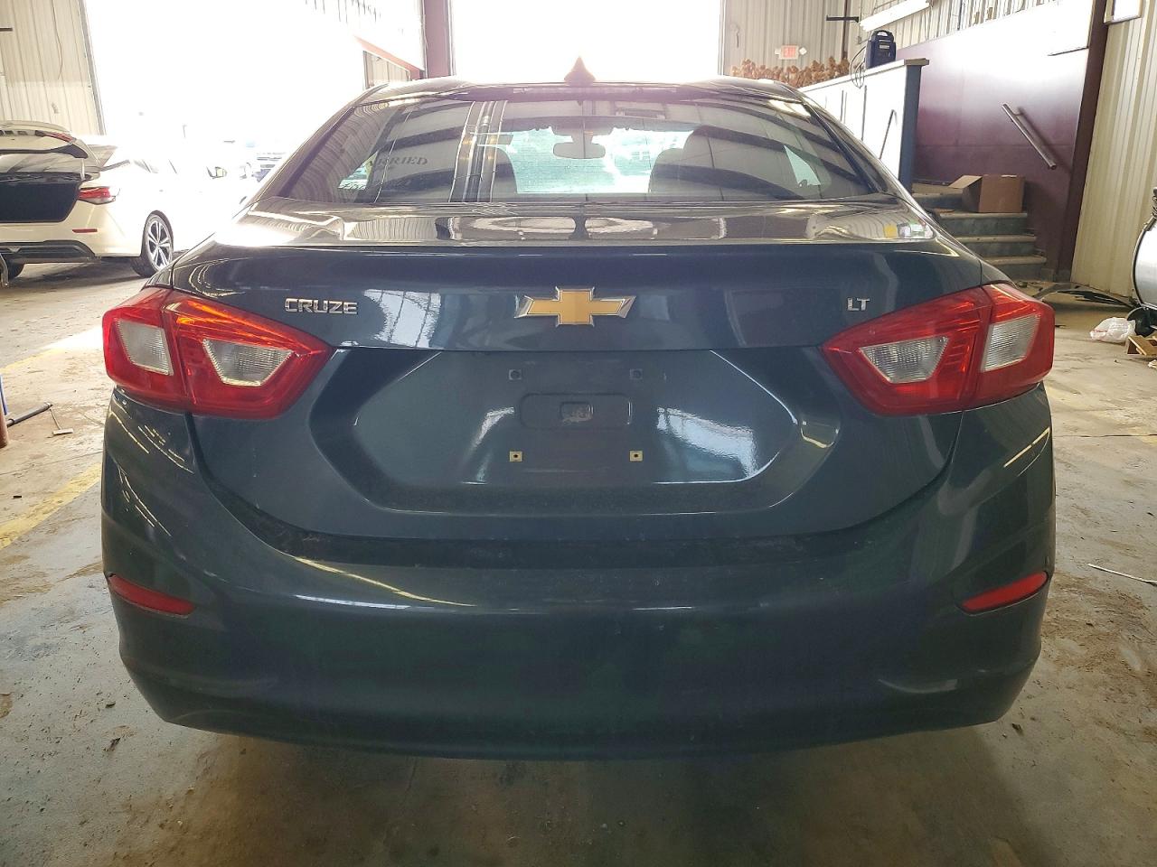2017 CHEVROLET CRUZE LT photo 6
