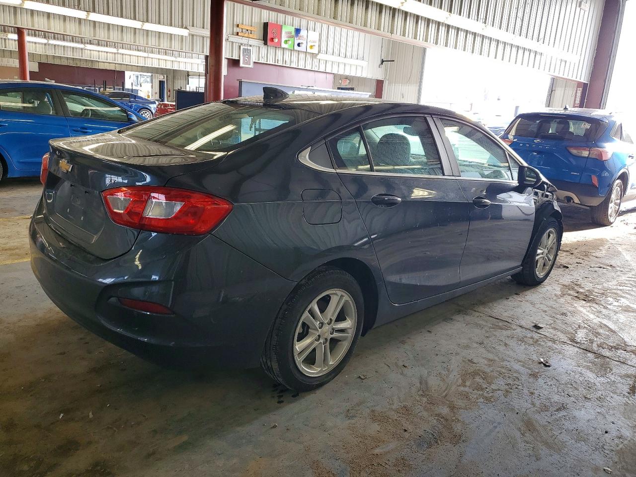 2017 CHEVROLET CRUZE LT photo 3