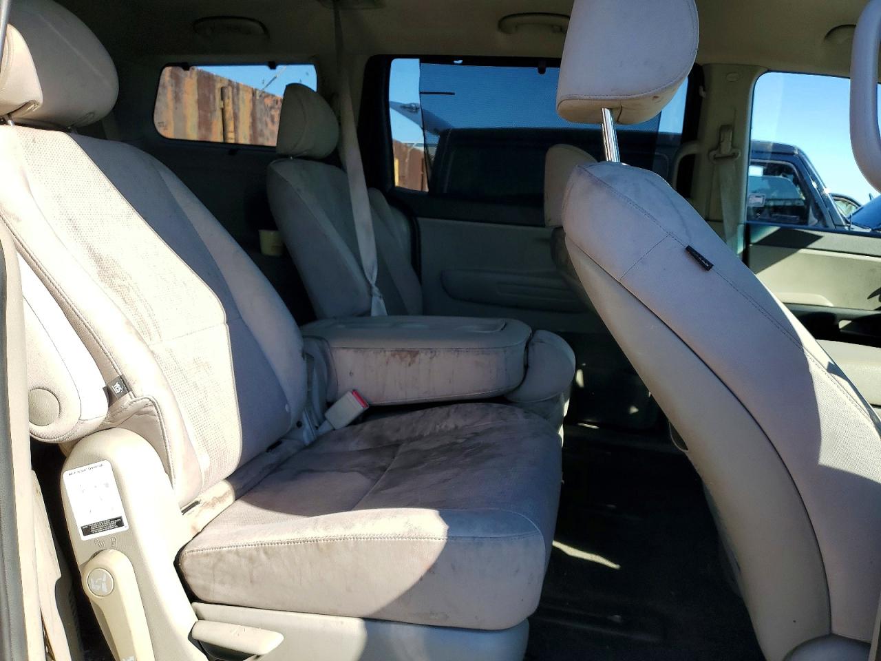 2016 KIA SEDONA LX photo 11