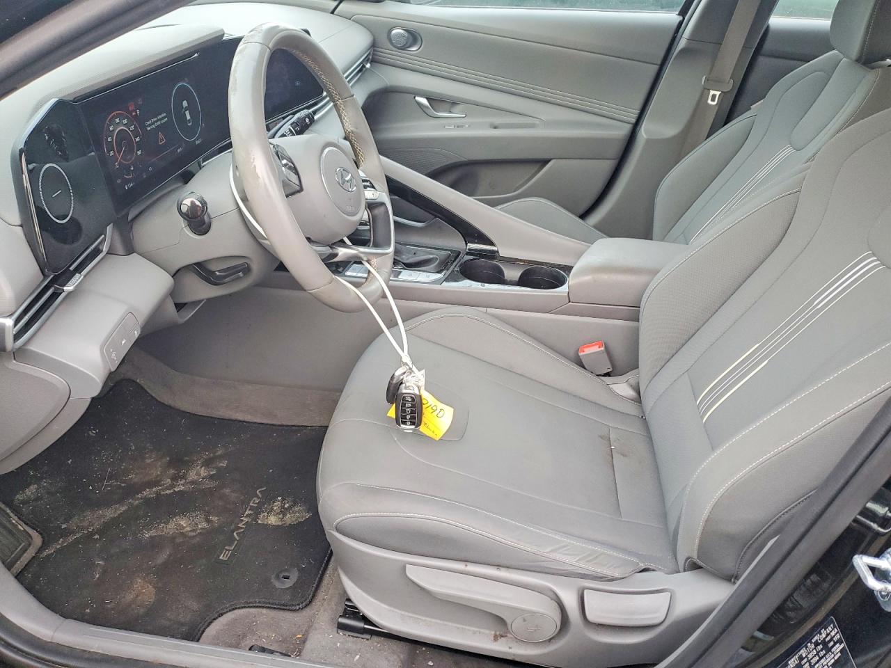 2023 HYUNDAI ELANTRA SEL photo 7
