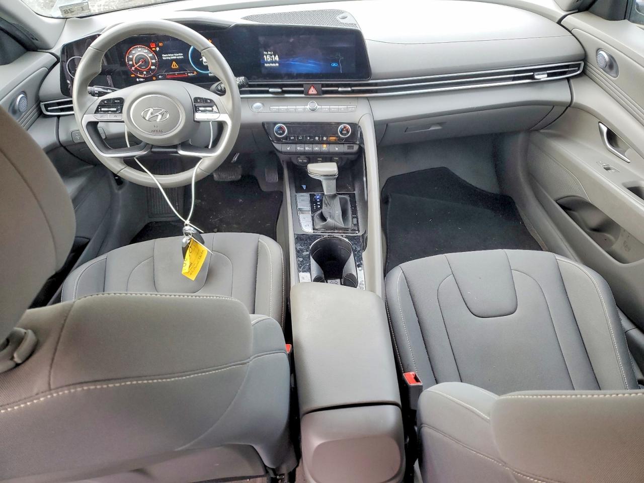 2023 HYUNDAI ELANTRA SEL photo 8