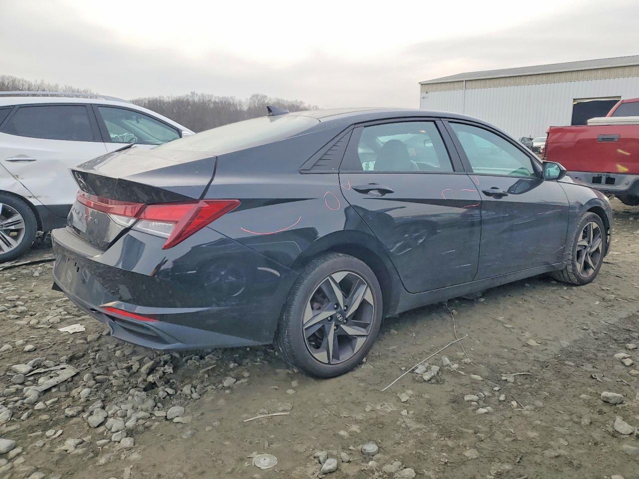 2023 HYUNDAI ELANTRA SEL photo 3