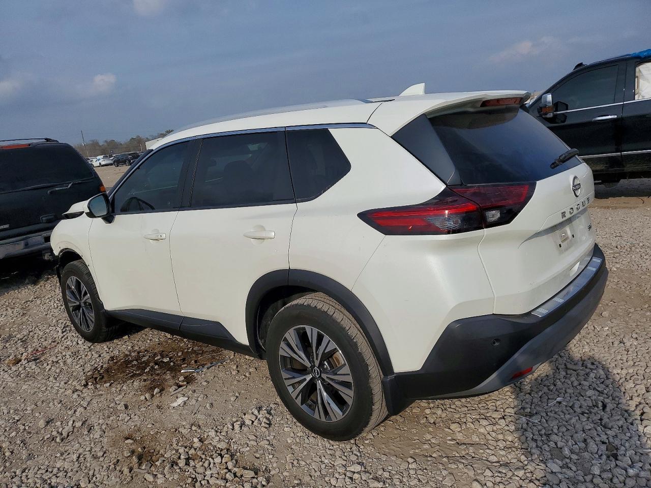 2023 NISSAN ROGUE SV photo 2