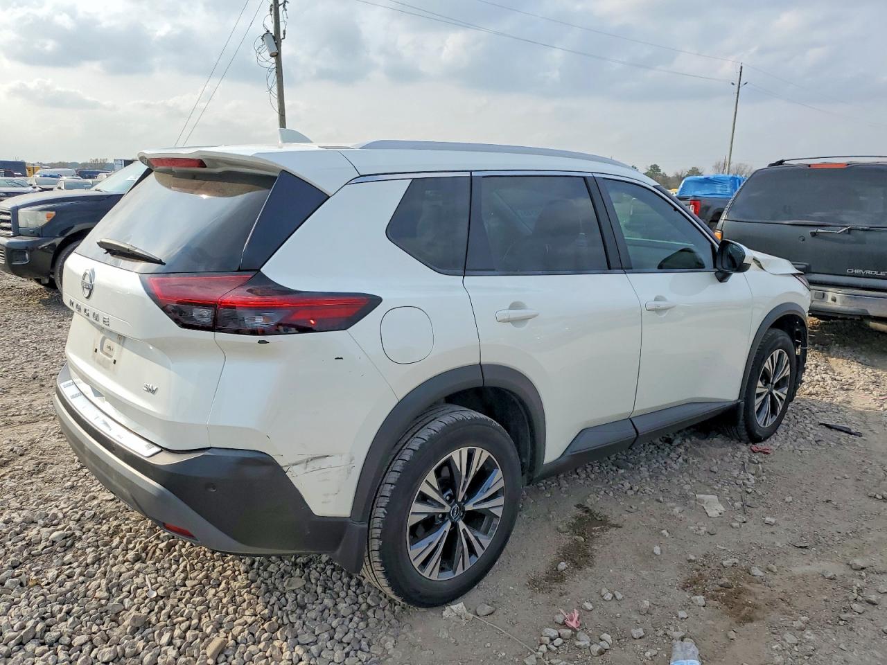 2023 NISSAN ROGUE SV photo 3