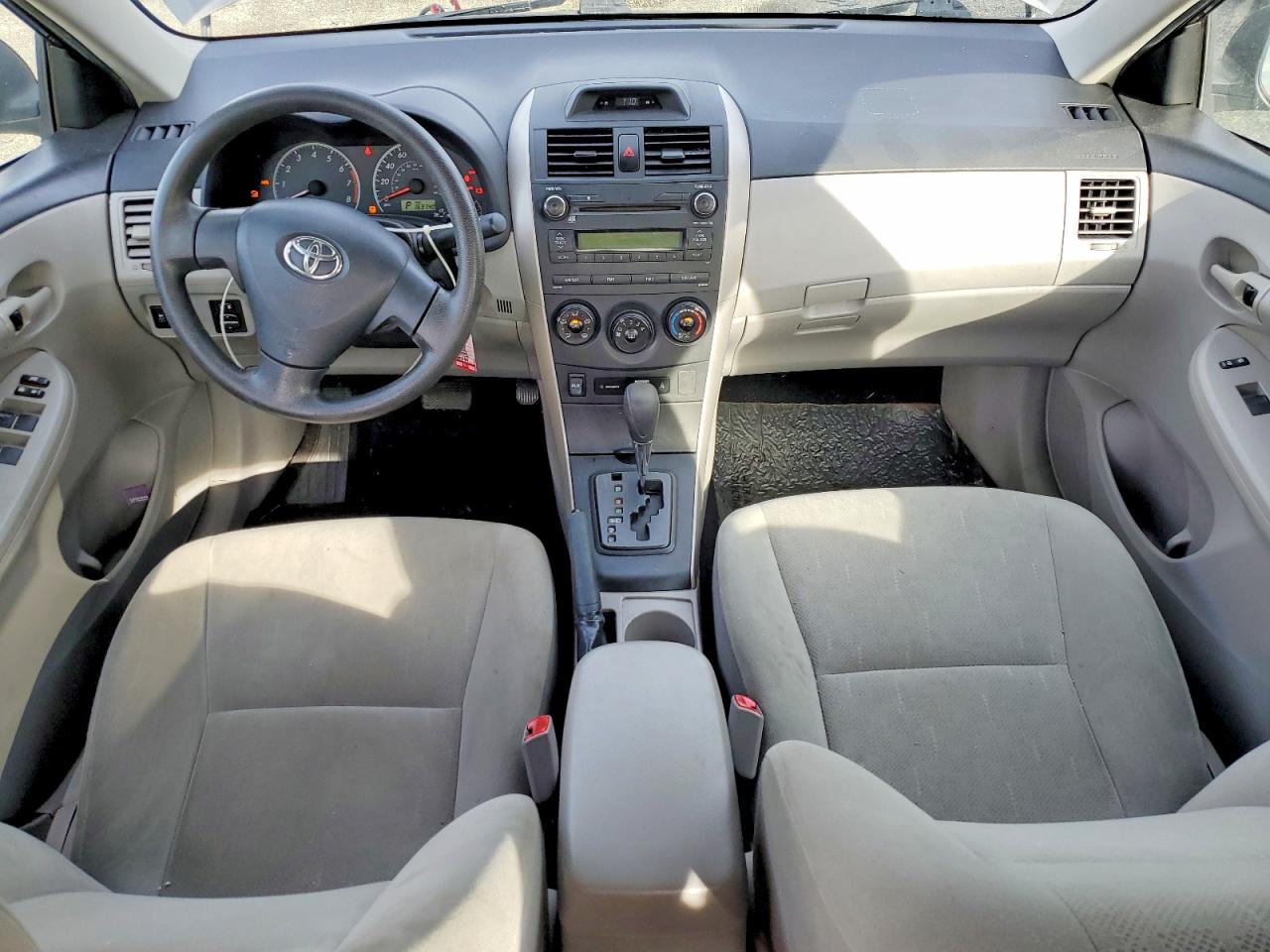 2013 TOYOTA COROLLA BASE photo 8