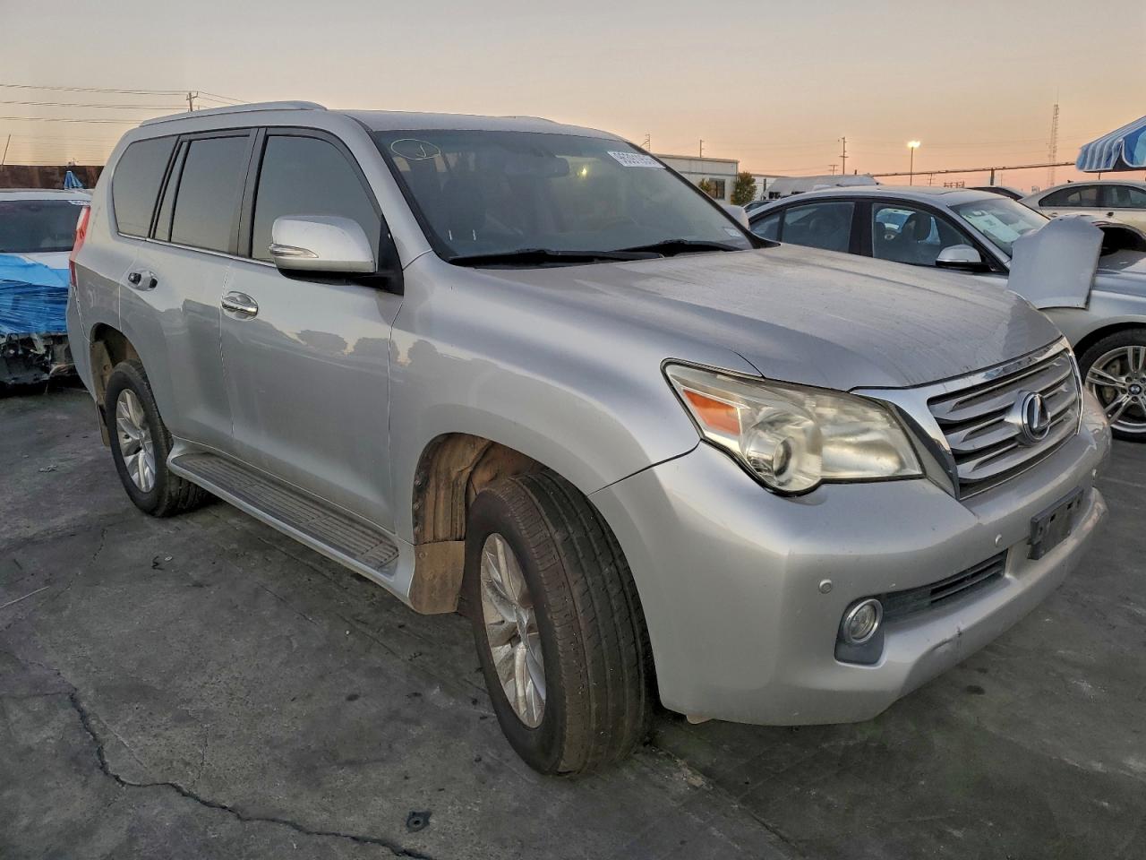 2010 LEXUS GX 460 photo 4