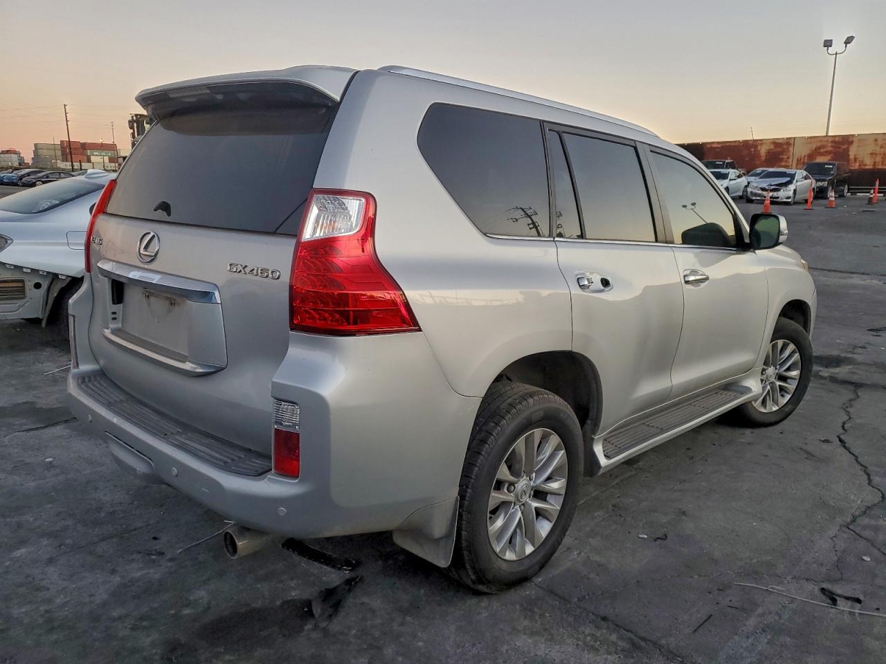 2010 LEXUS GX 460 photo 3