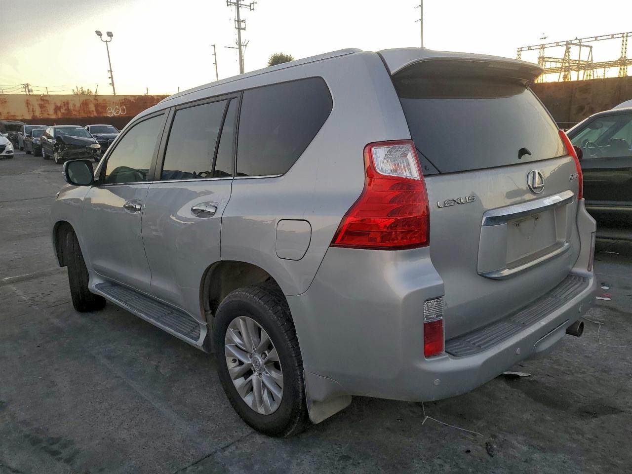 2010 LEXUS GX 460 photo 2