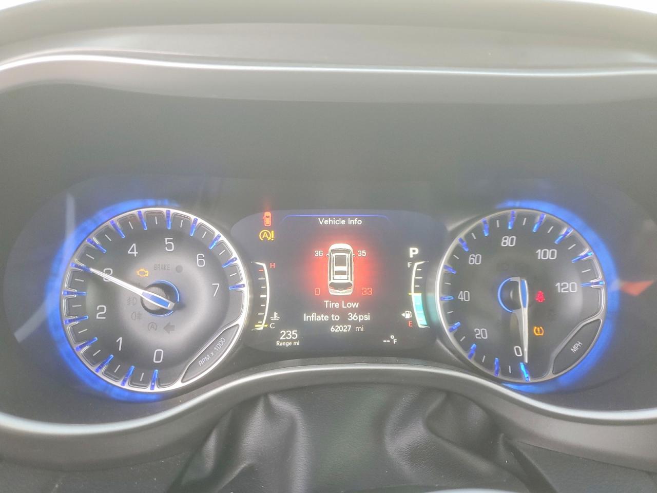 2024 CHRYSLER PACIFICA TOURING L photo 9