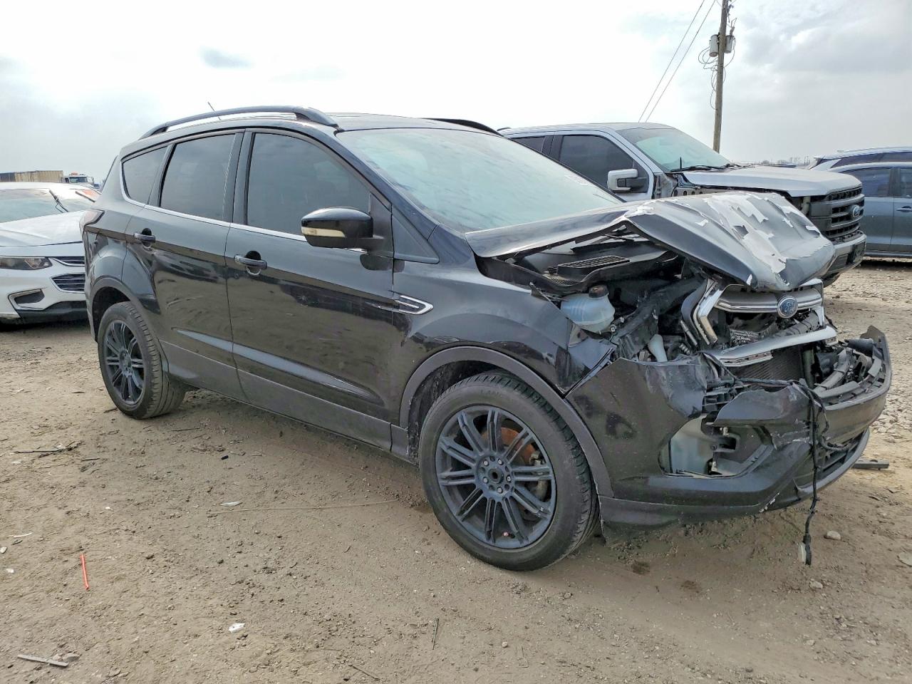 2017 FORD ESCAPE TITANIUM photo 4