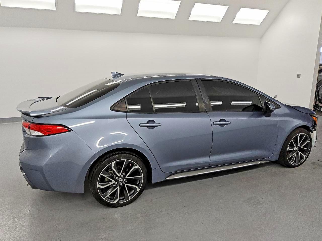 2021 TOYOTA COROLLA SE photo 3