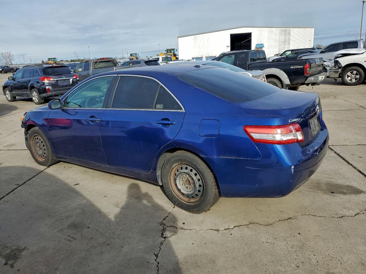 2010 TOYOTA CAMRY BASE photo 2