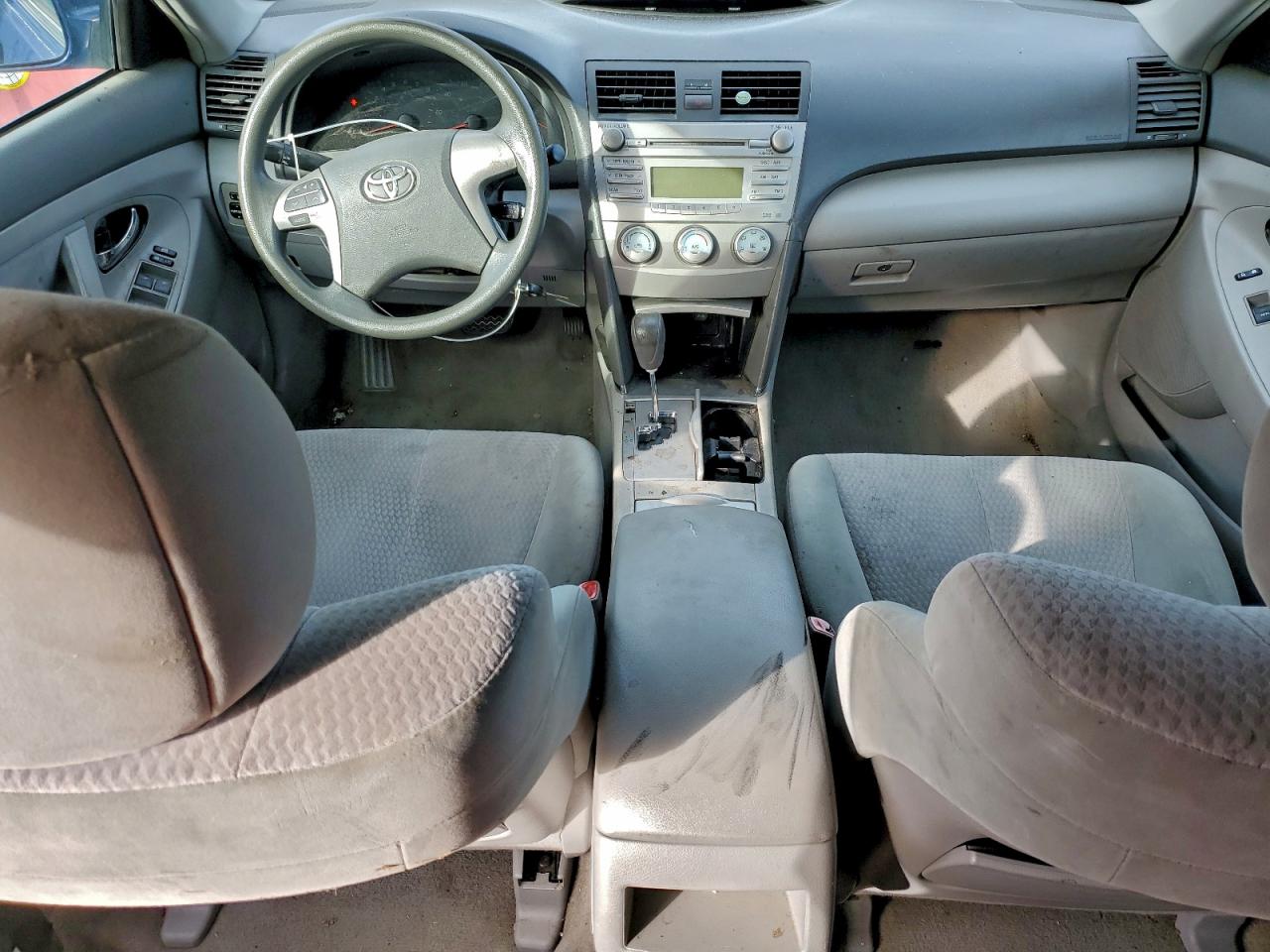 2010 TOYOTA CAMRY BASE photo 8