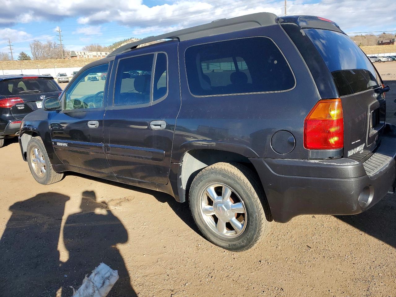 2004 GMC ENVOY XL photo 2