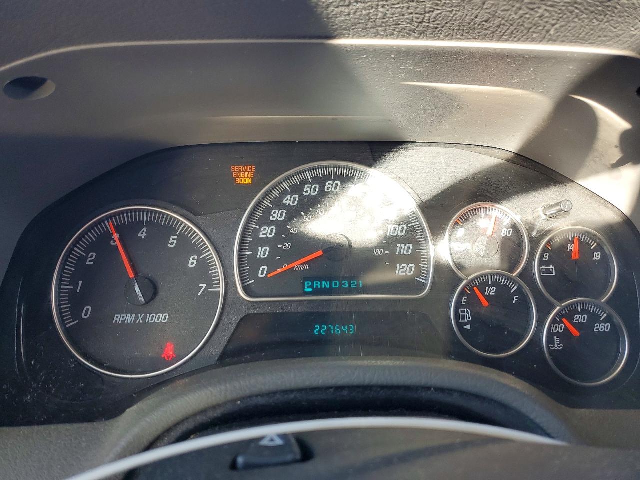 2004 GMC ENVOY XL photo 9