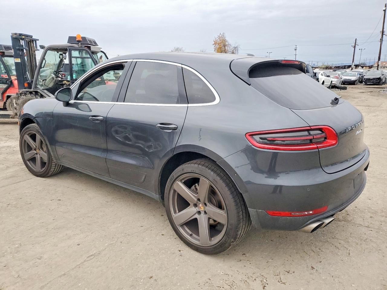 2017 PORSCHE MACAN S photo 2