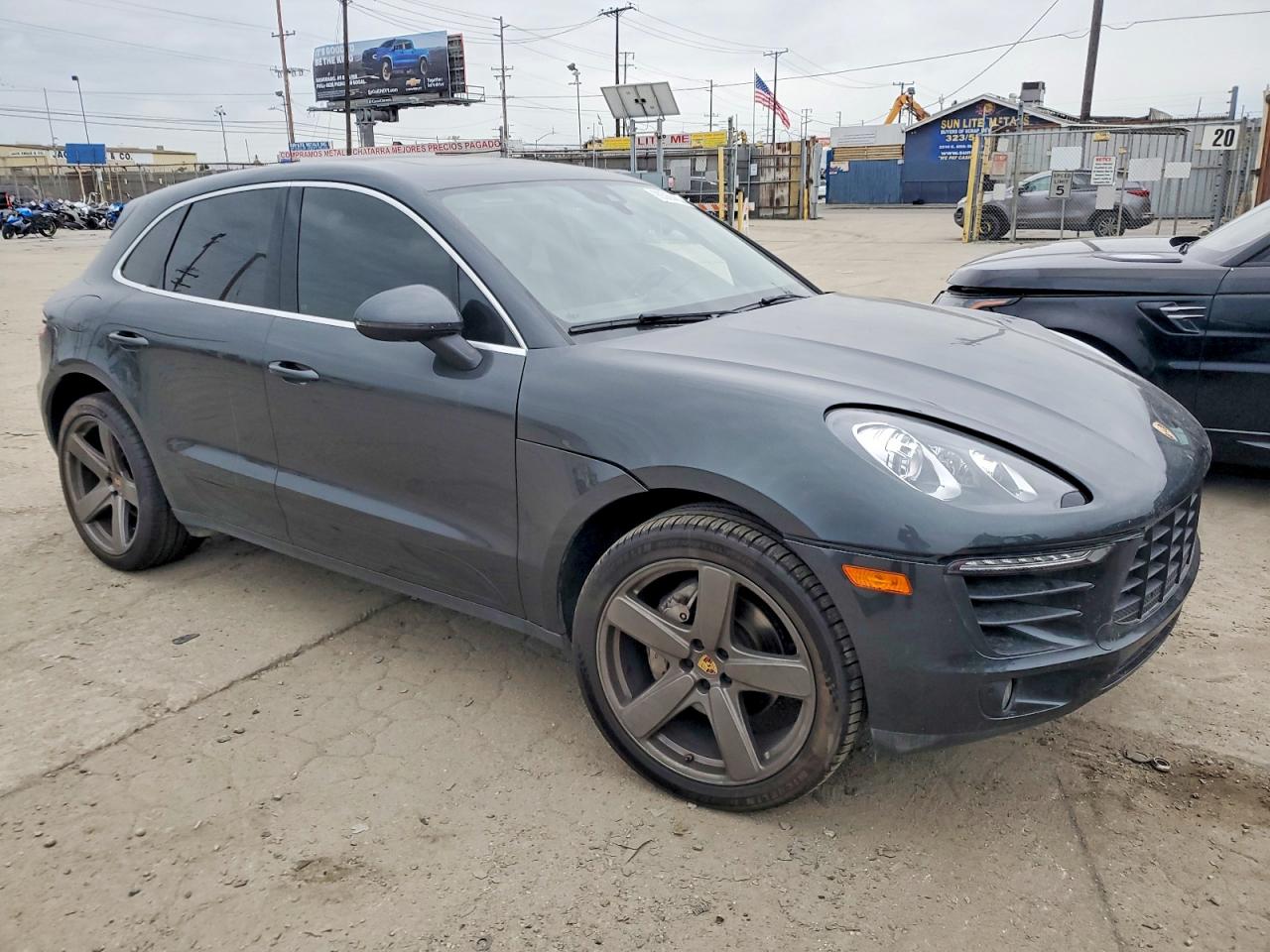 2017 PORSCHE MACAN S photo 4