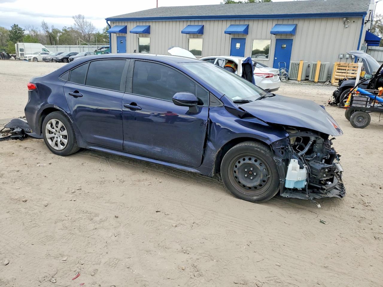2022 TOYOTA COROLLA LE photo 4
