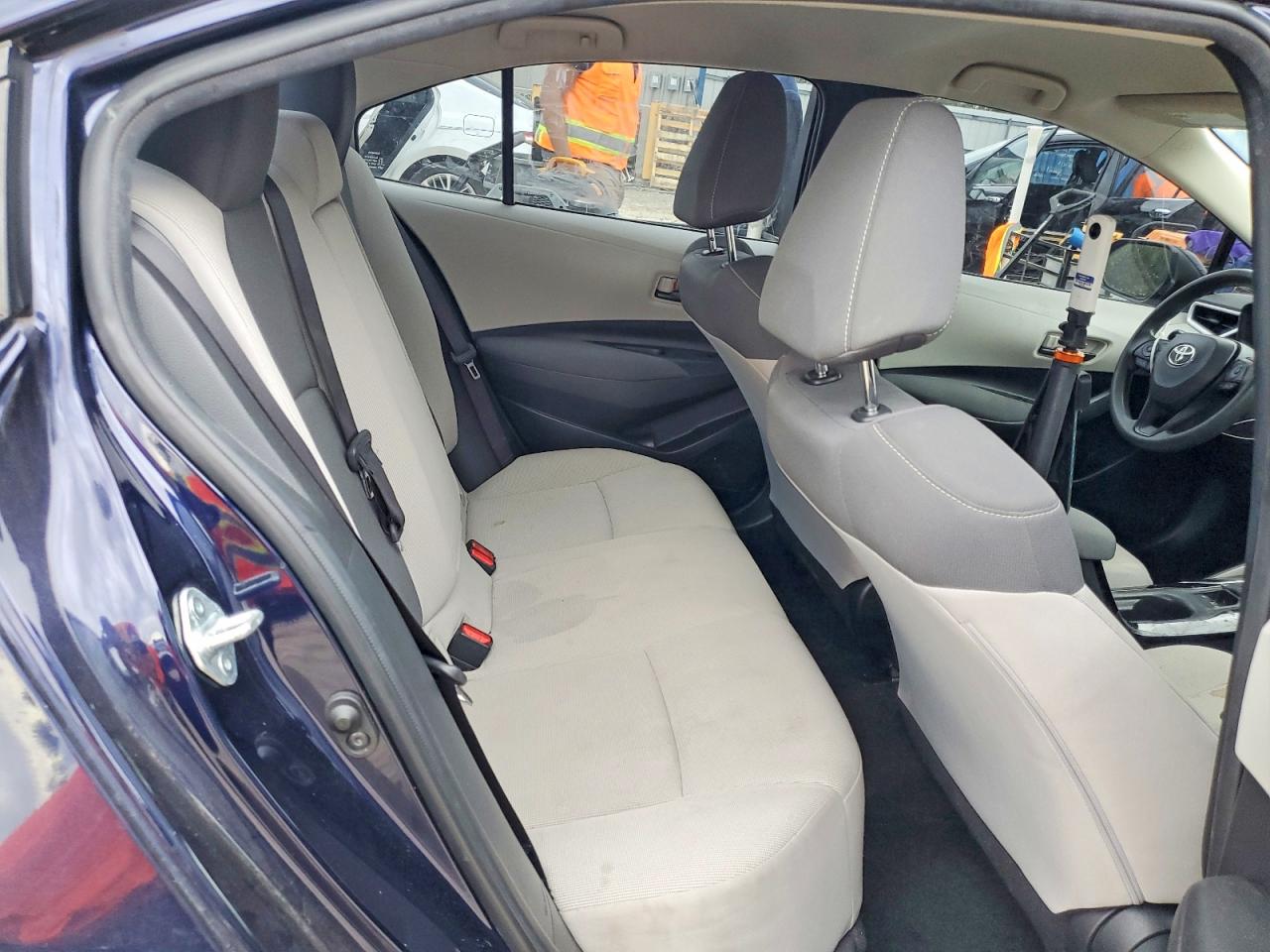 2022 TOYOTA COROLLA LE photo 10