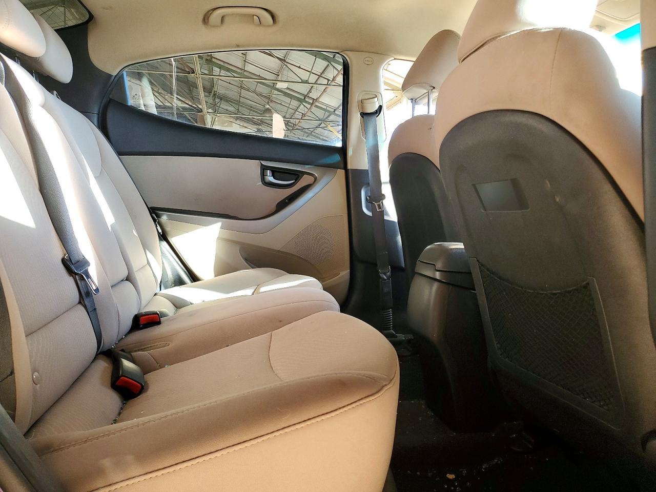 2016 HYUNDAI ELANTRA SE photo 10
