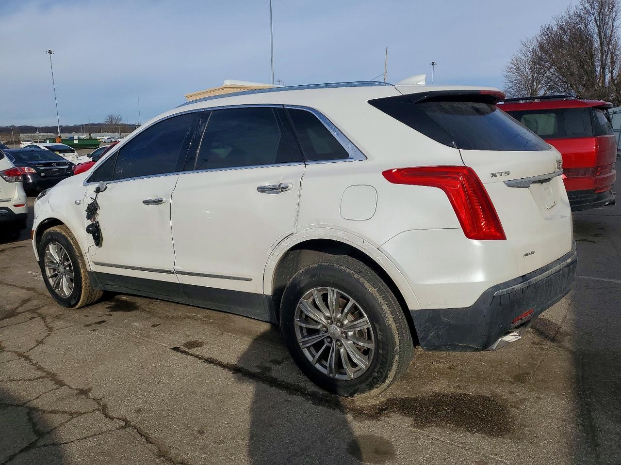2017 CADILLAC XT5 LUXURY photo 2