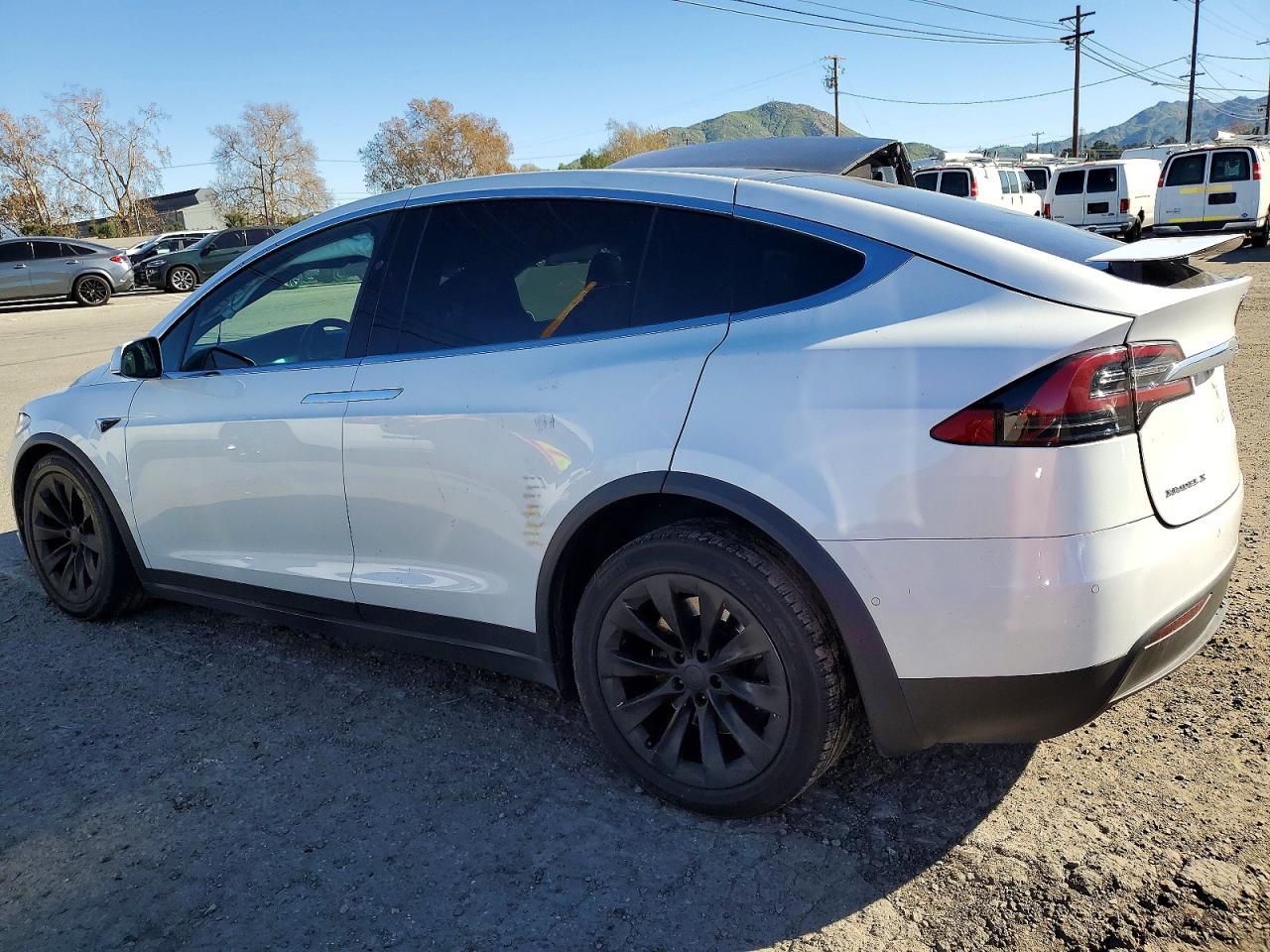 2018 TESLA MODEL X photo 2