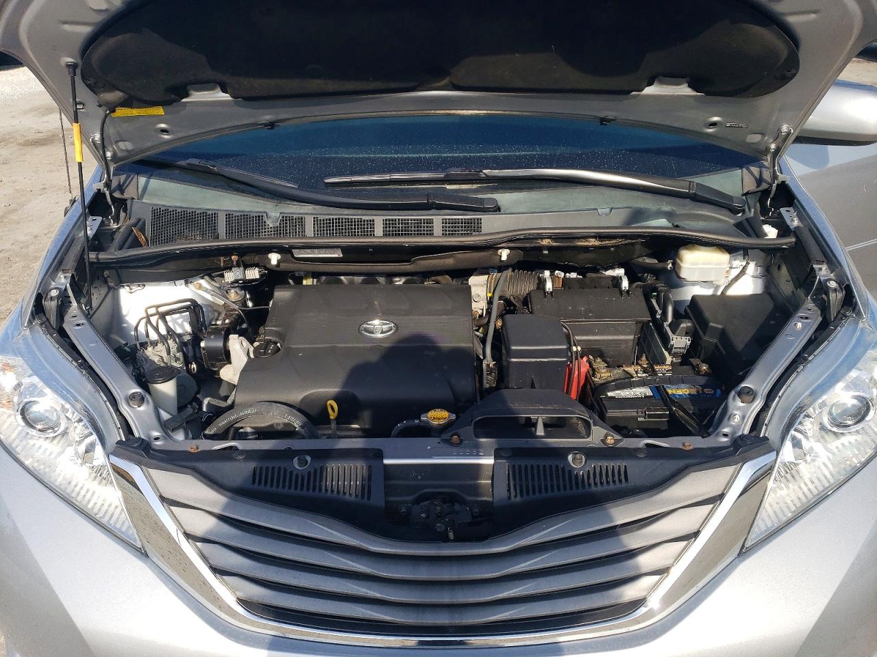 2013 TOYOTA SIENNA XLE 8-PASSENGER photo 12