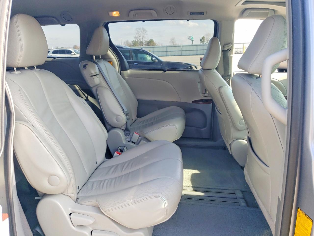 2013 TOYOTA SIENNA XLE 8-PASSENGER photo 11