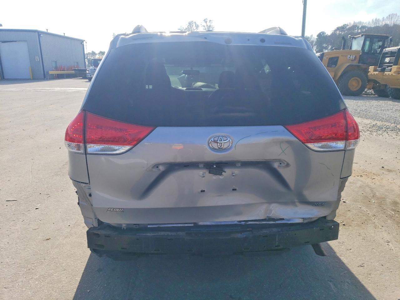 2013 TOYOTA SIENNA XLE 8-PASSENGER photo 6