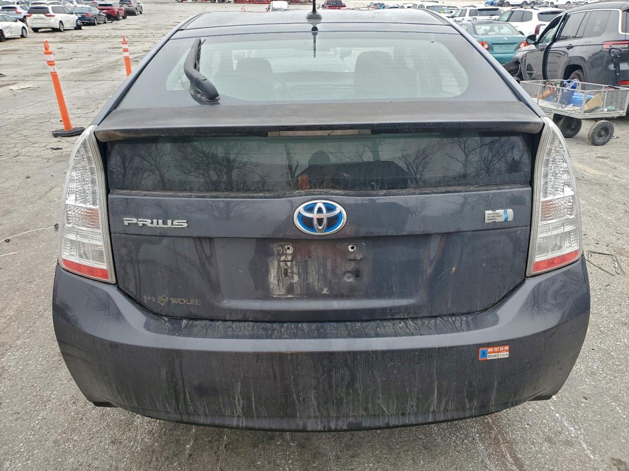2010 TOYOTA PRIUS photo 6