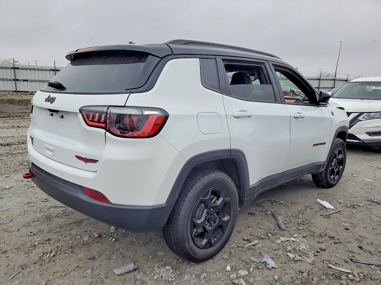 2024 JEEP COMPASS TRAILHAWK photo 3