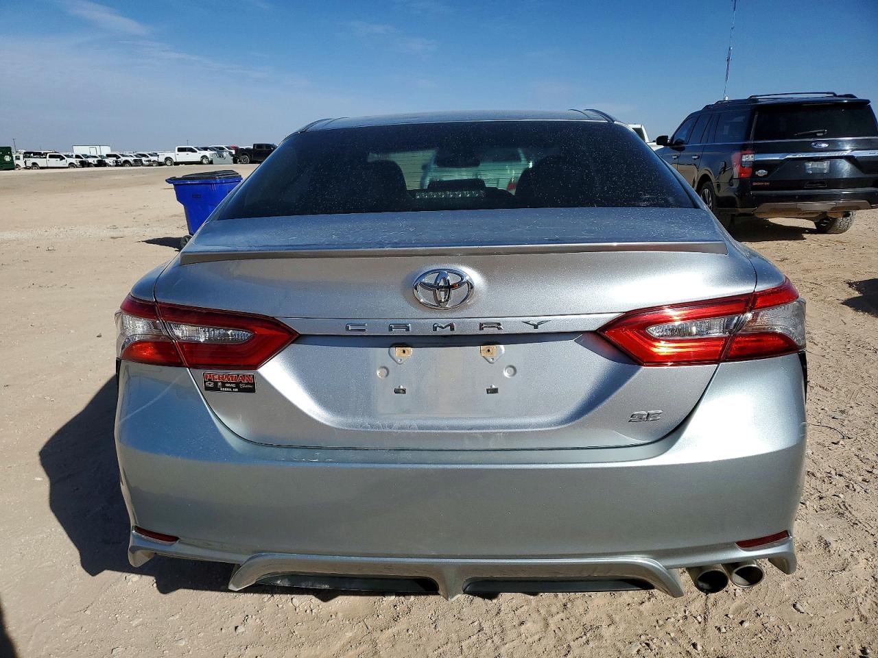 2018 TOYOTA CAMRY L photo 6