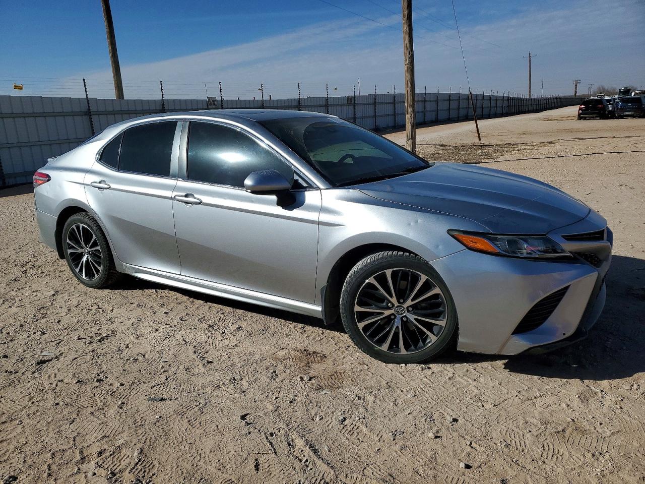 2018 TOYOTA CAMRY L photo 4