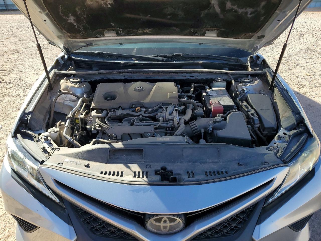 2018 TOYOTA CAMRY L photo 11