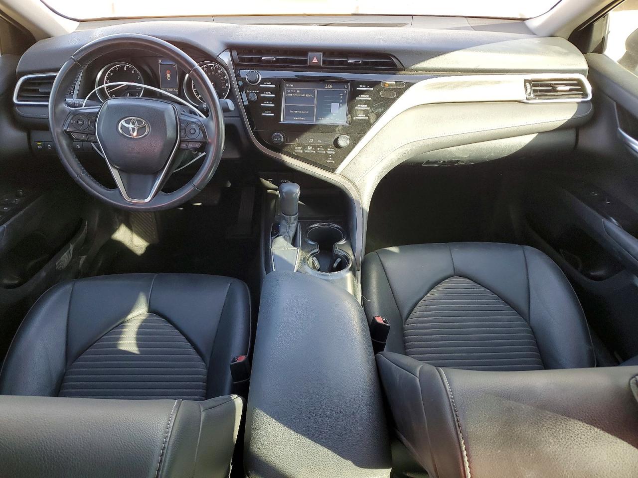2018 TOYOTA CAMRY L photo 8