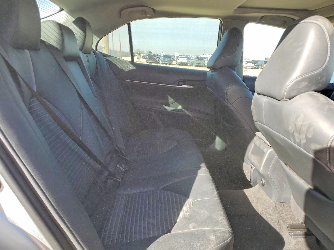 2018 TOYOTA CAMRY L photo 10