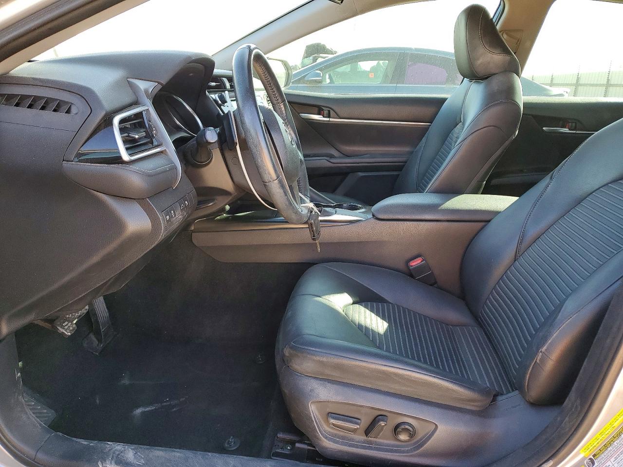 2018 TOYOTA CAMRY L photo 7