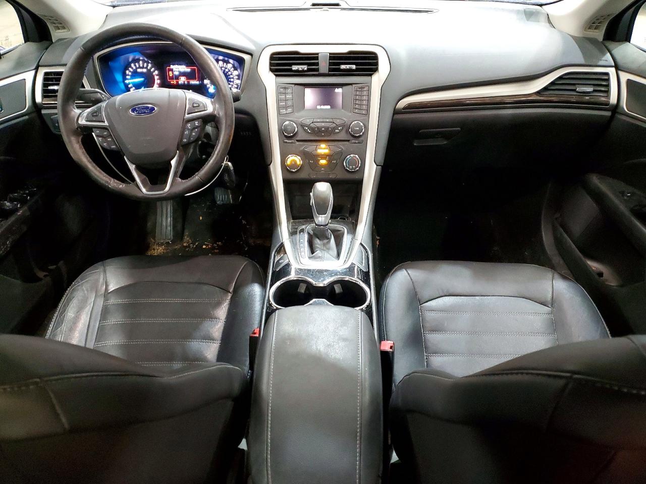 2016 FORD FUSION SE photo 8