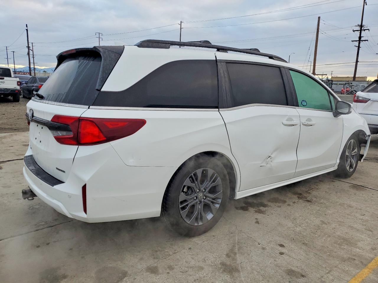 2025 HONDA ODYSSEY TOURING photo 3