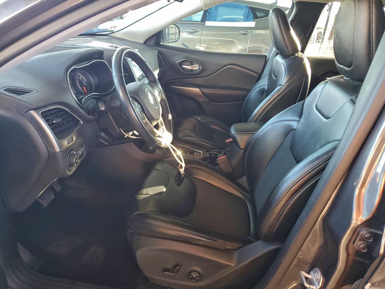 2019 JEEP CHEROKEE LATITUDE PLUS photo 7
