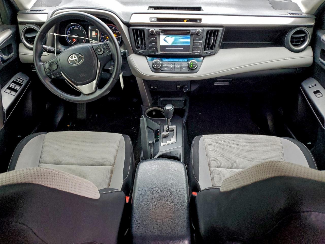 2016 TOYOTA RAV4 XLE photo 8