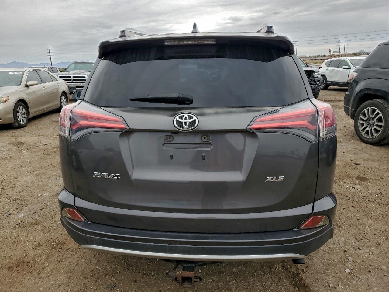 2016 TOYOTA RAV4 XLE photo 6