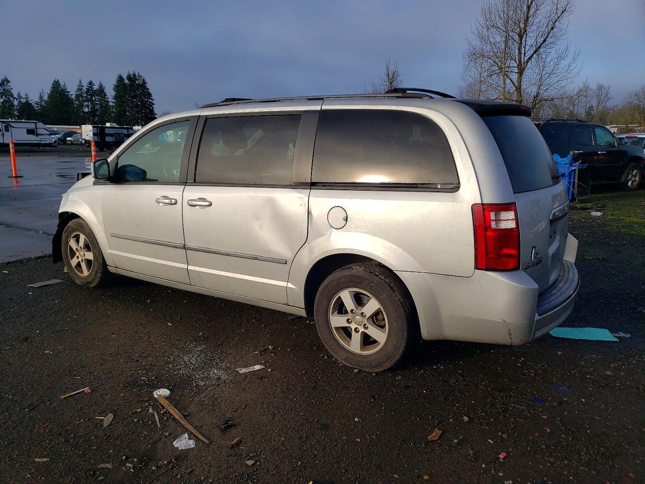 2010 DODGE GRAND CARAVAN SXT photo 2
