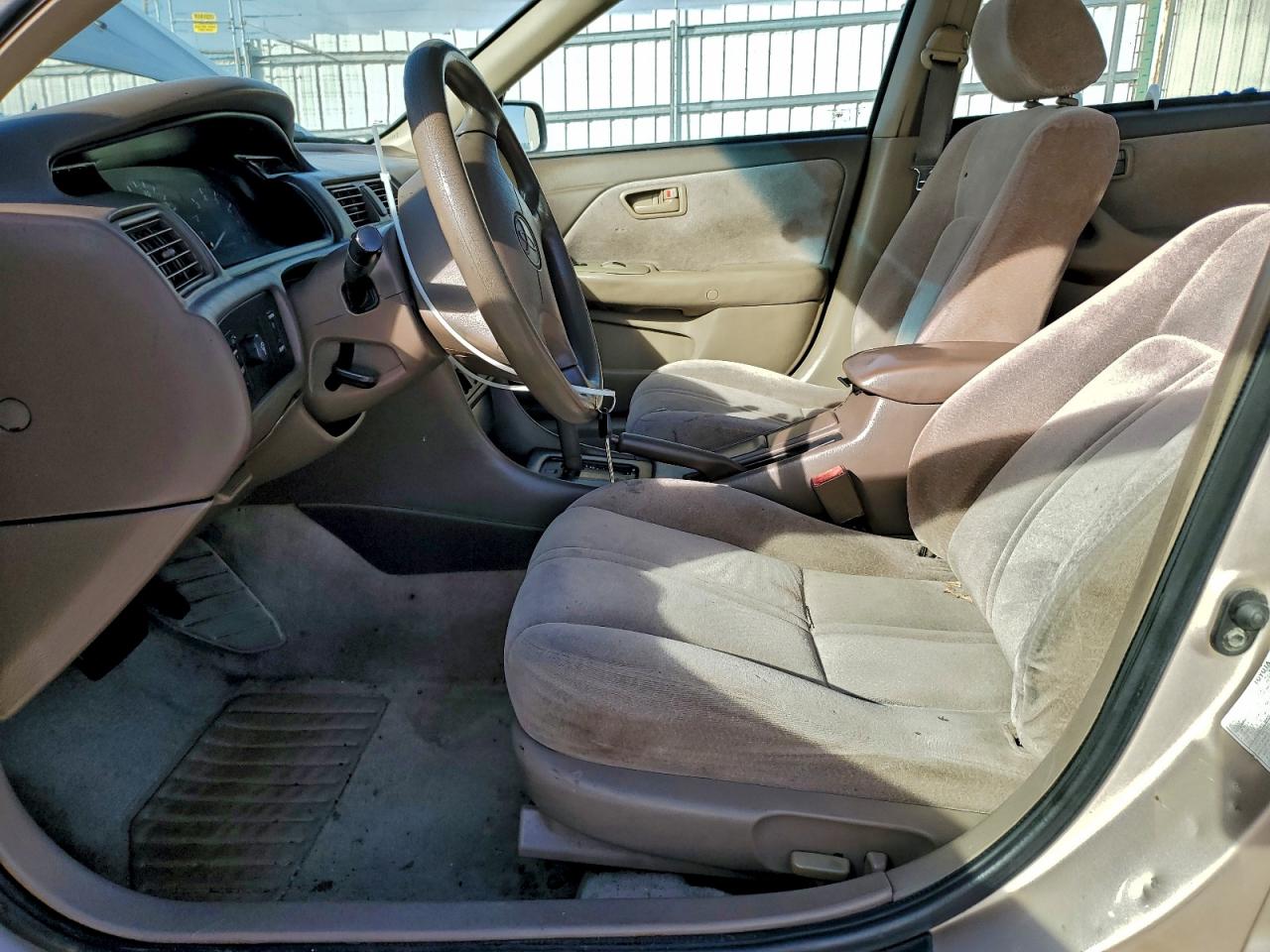 1999 TOYOTA CAMRY CE photo 13