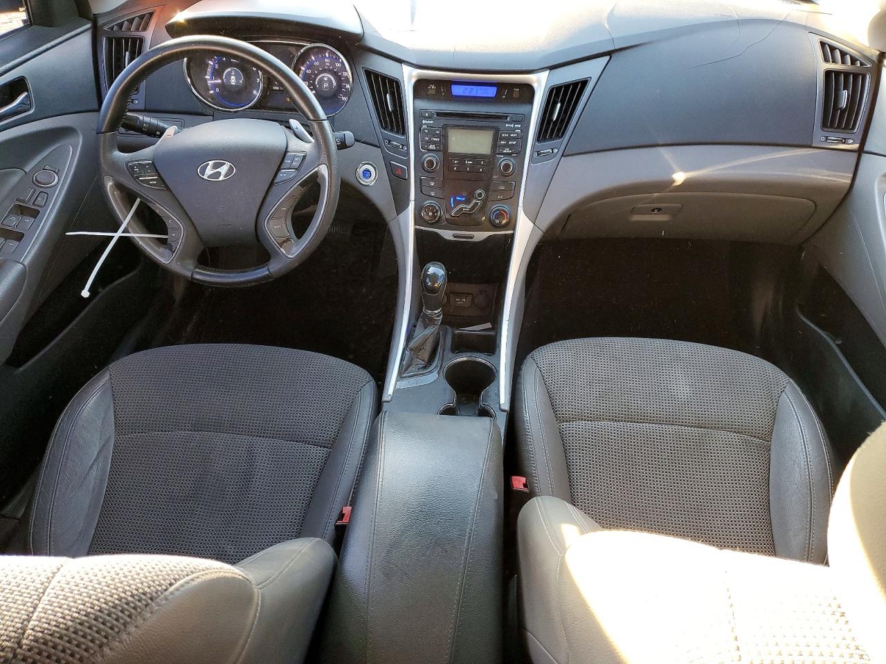 2011 HYUNDAI SONATA SE photo 15
