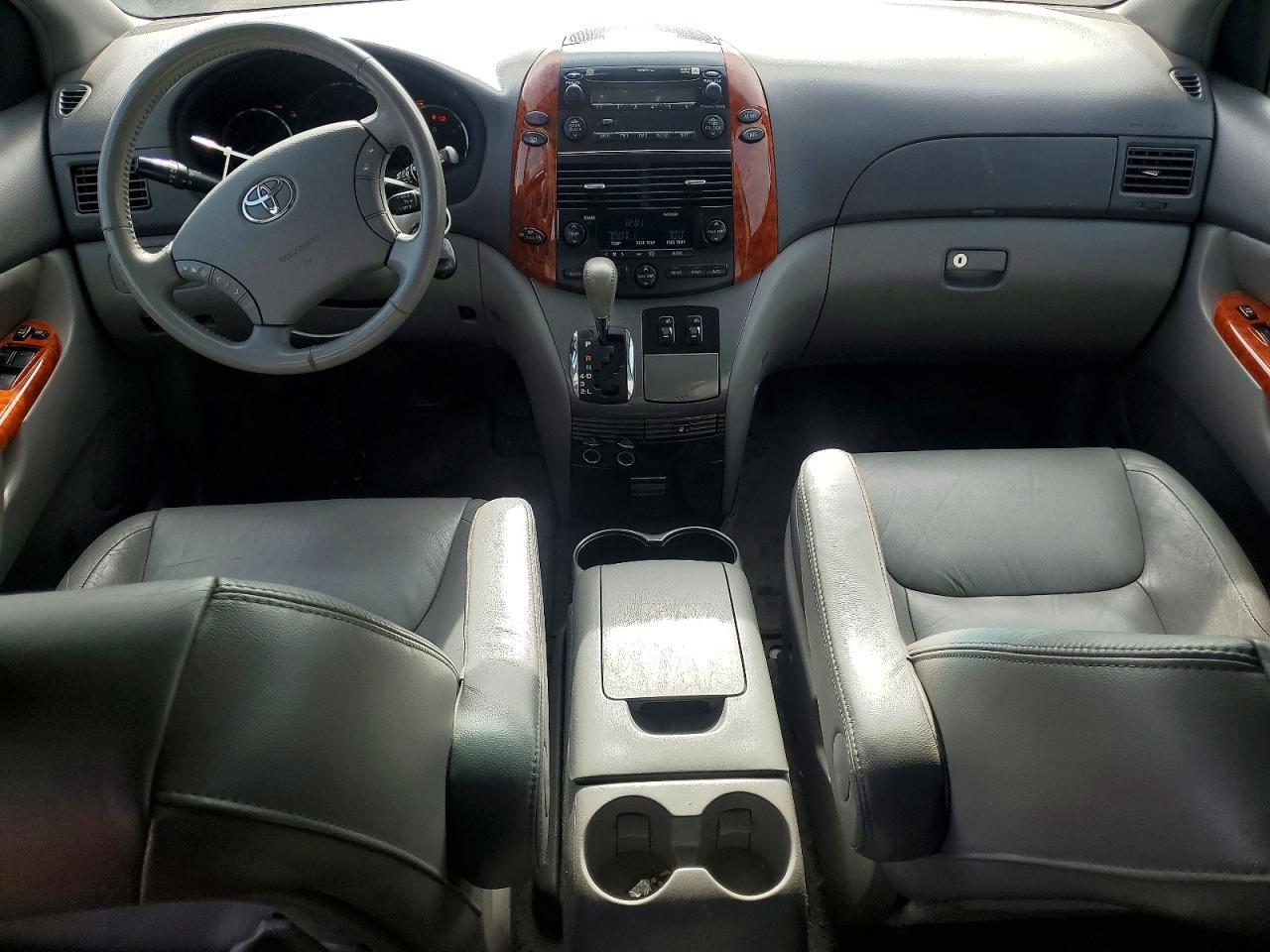 2009 TOYOTA SIENNA XLE photo 15