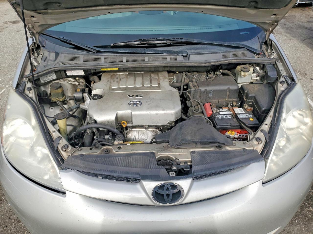 2009 TOYOTA SIENNA XLE photo 23