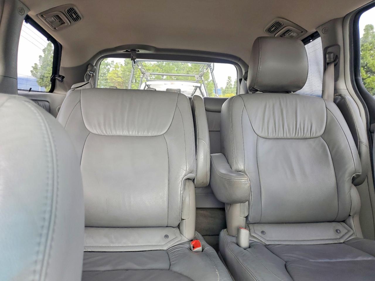 2009 TOYOTA SIENNA XLE photo 19
