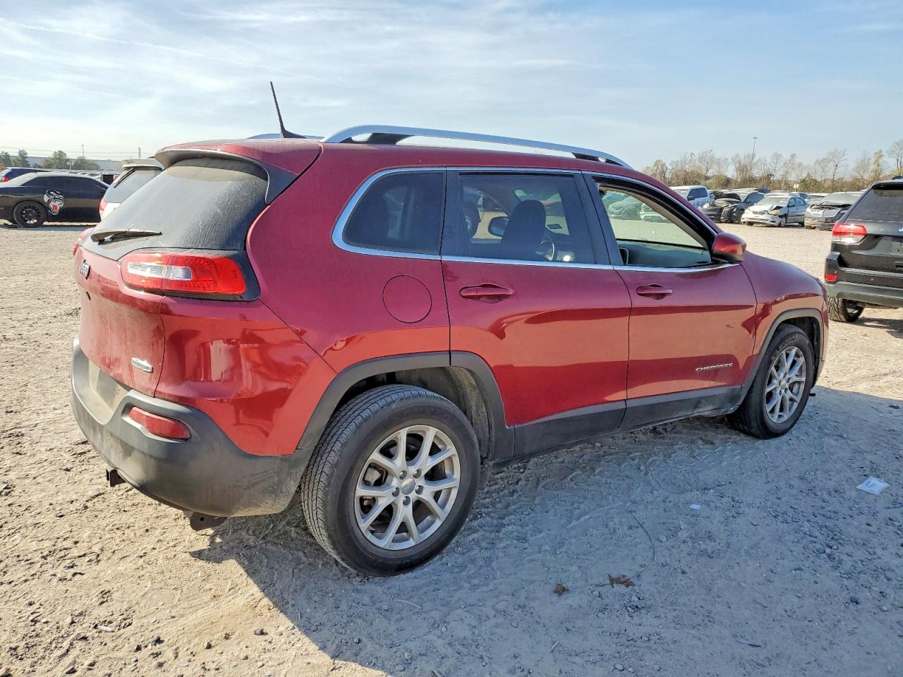 2016 JEEP CHEROKEE LATITUDE photo 3